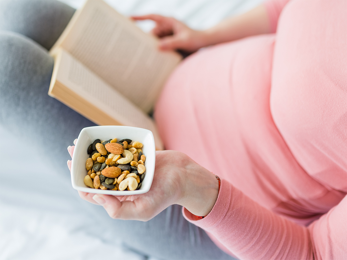 Is it good to eat nuts in pregnancy?